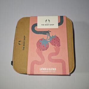 The Body Shop LATHER & SLATHER Strawberry GIFT CASE 4pc